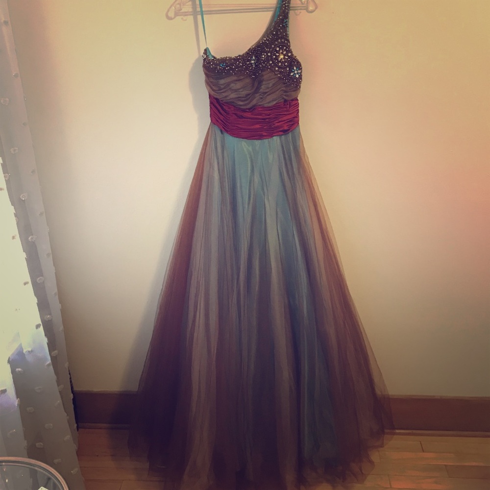 NWOT Gorgeous Gown